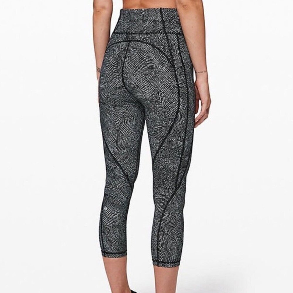 Lululemon Legging 6 Black Crop Polka Dots II Splatter White Tigh Stuff High Rise